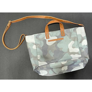 THIRTY-ONE "Step-Up Tote" in Soft Camo - Like New